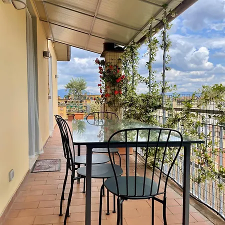 Attico Giglio - Terrace Near Florence & Tramvia 아파트 스칸디치